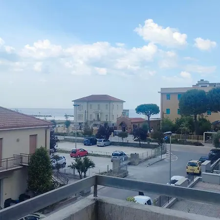 Borghesi Fronte Con Parcheggio Privato Rimini