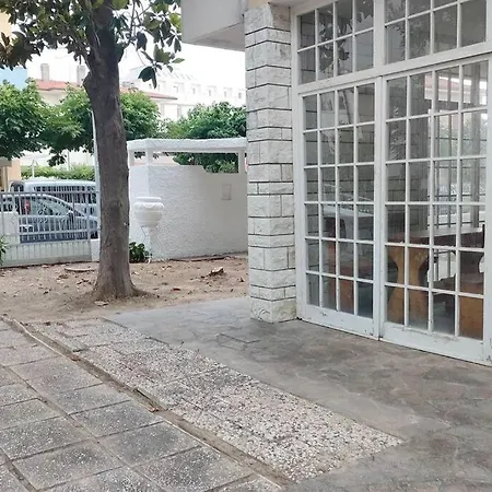 Borghesi Fronte Con Parcheggio Privato Apartmán