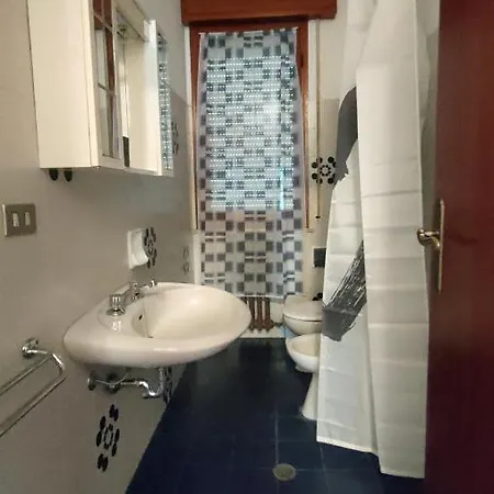 Borghesi Fronte Con Parcheggio Privato רימיני