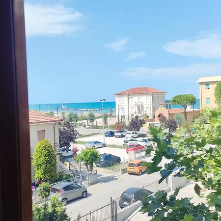Borghesi Fronte Con Parcheggio Privato Appartement Rimini