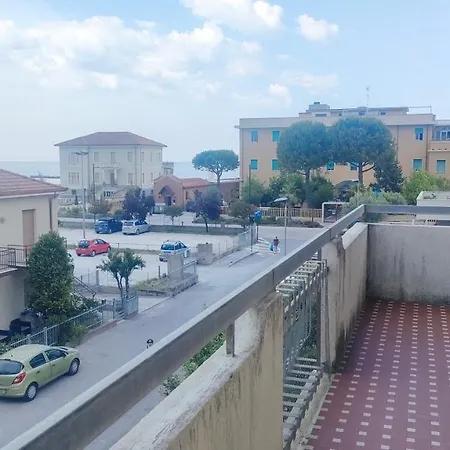Borghesi Fronte Con Parcheggio Privato Rimini